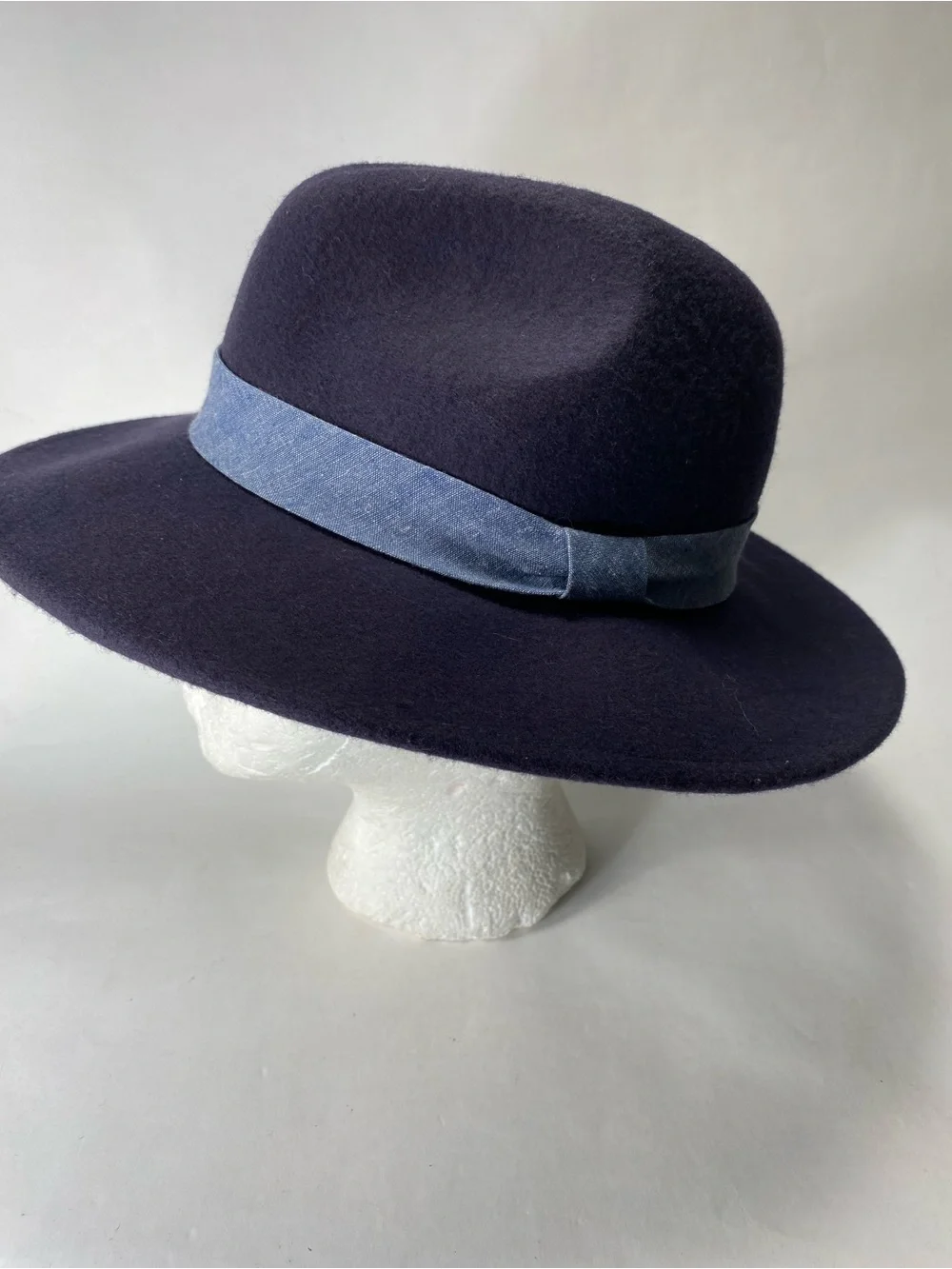 Chico's Navy Felt 100% Wool Wide-Brim Fedora with Light Blue Band One Size